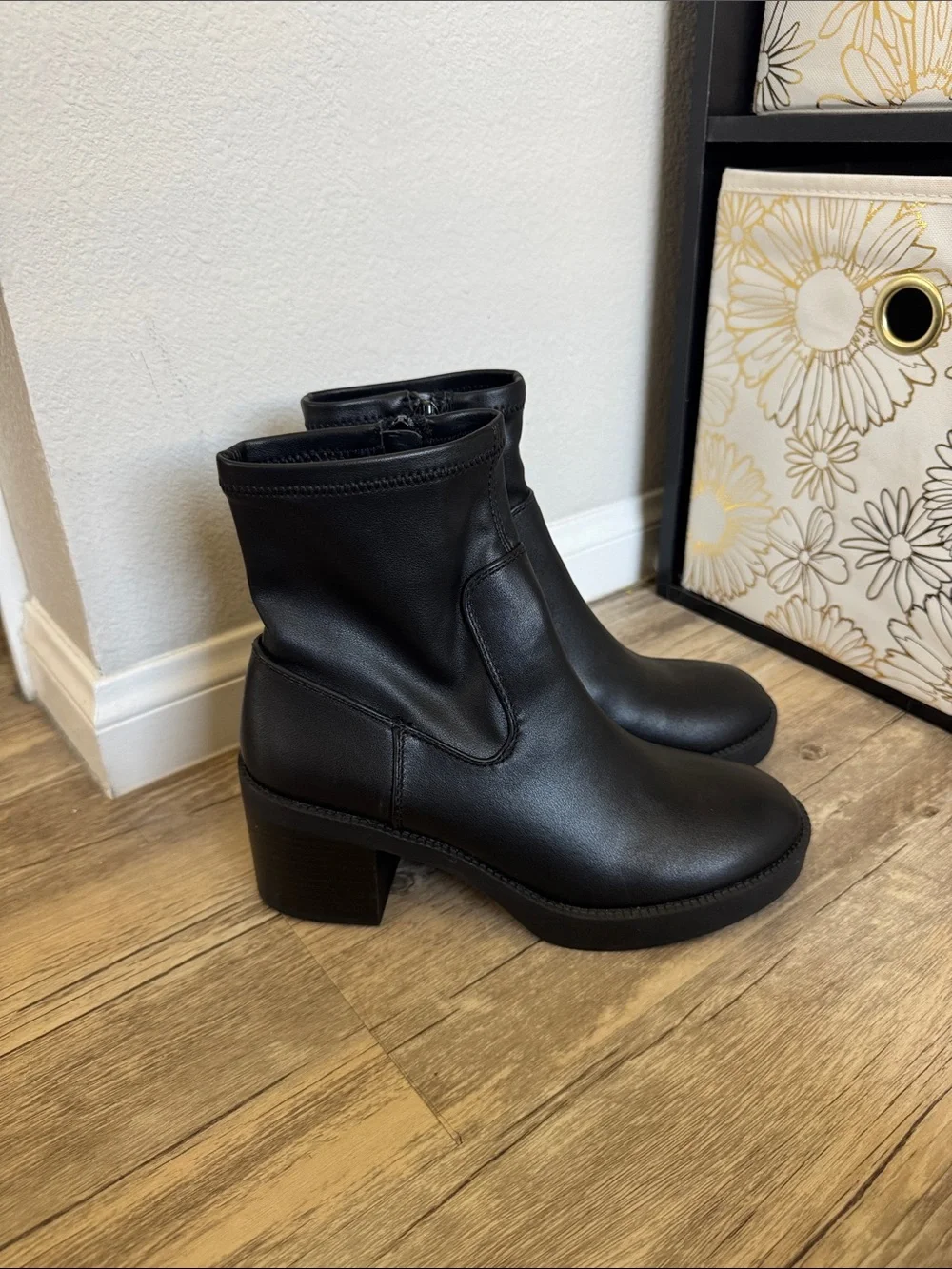 Forever 21 Black Faux Leather Ankle Booties with Block Heel